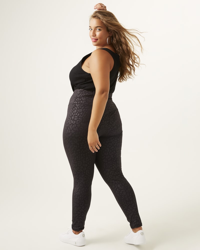 Plus size model with apple body shape wearing  by Marc NY | Dia&Co | dia_product_style_image_id:163667